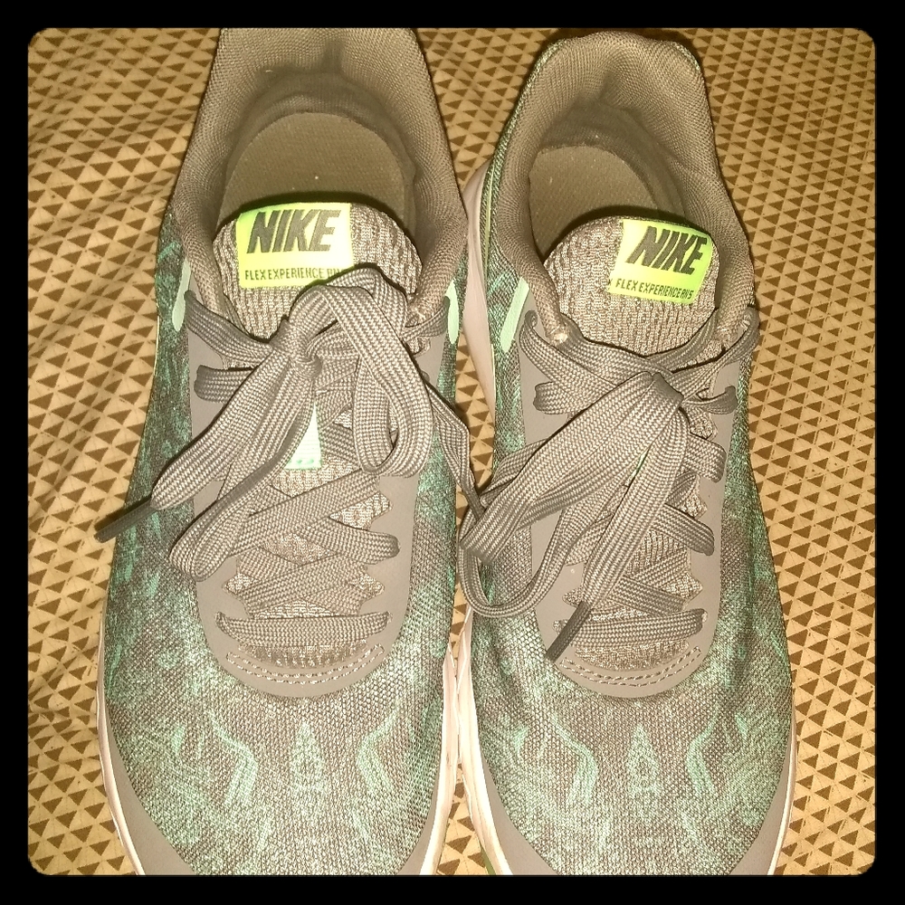 Running shoes
